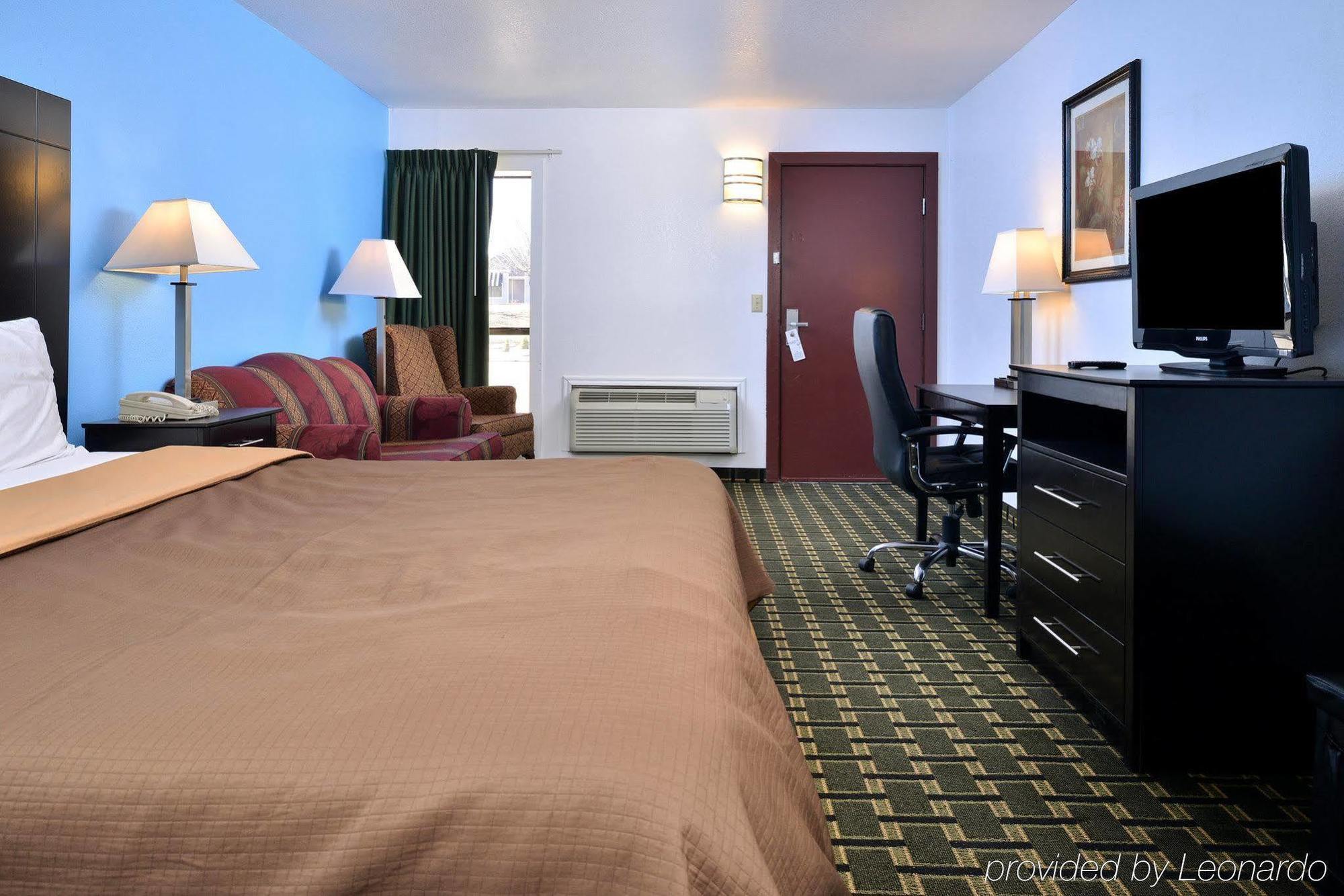 ادمون Executive Inn المظهر الخارجي الصورة